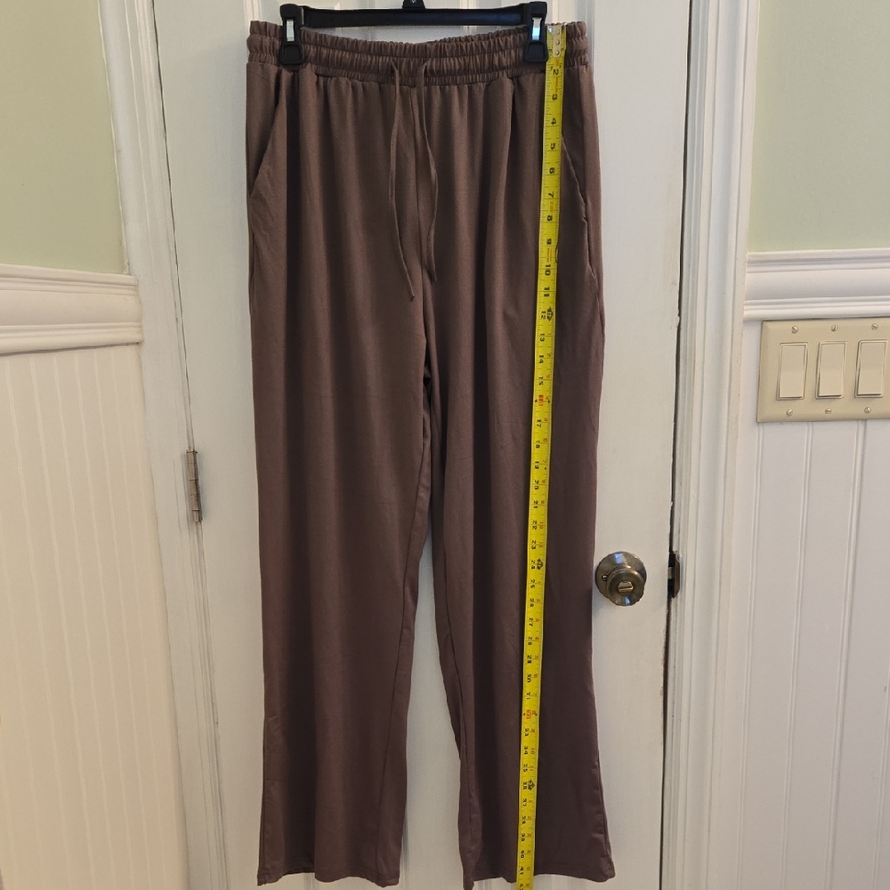 NWOT Leisure Pants